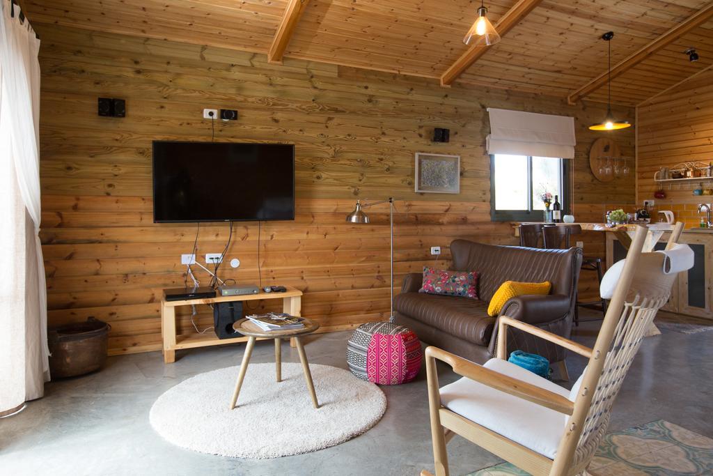 Assaf Boutique Winery & Cabins Kidmat Tsvi Exteriör bild