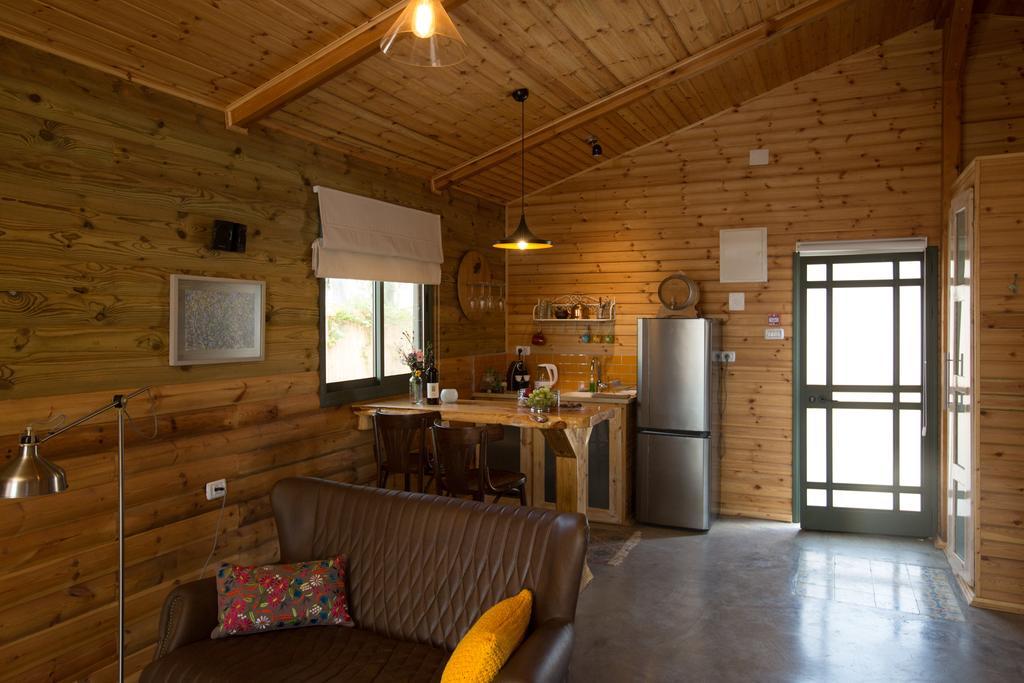 Assaf Boutique Winery & Cabins Kidmat Tsvi Exteriör bild
