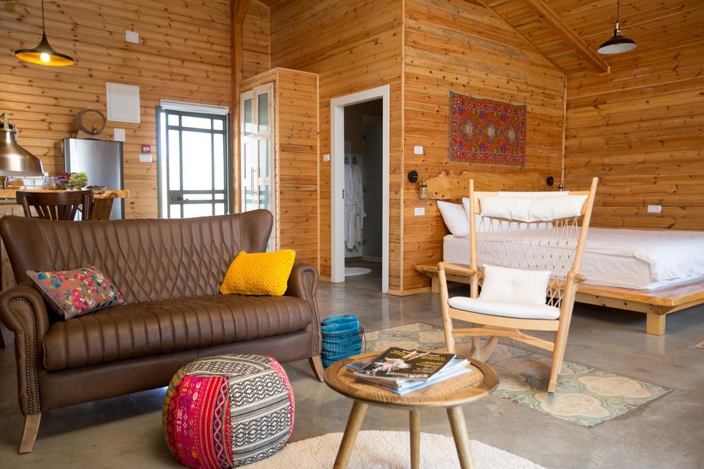 Assaf Boutique Winery & Cabins Kidmat Tsvi Exteriör bild