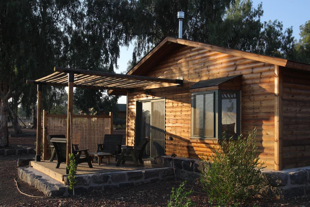 Assaf Boutique Winery & Cabins Kidmat Tsvi Exteriör bild