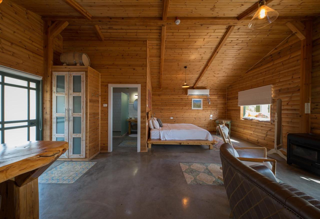 Assaf Boutique Winery & Cabins Kidmat Tsvi Exteriör bild