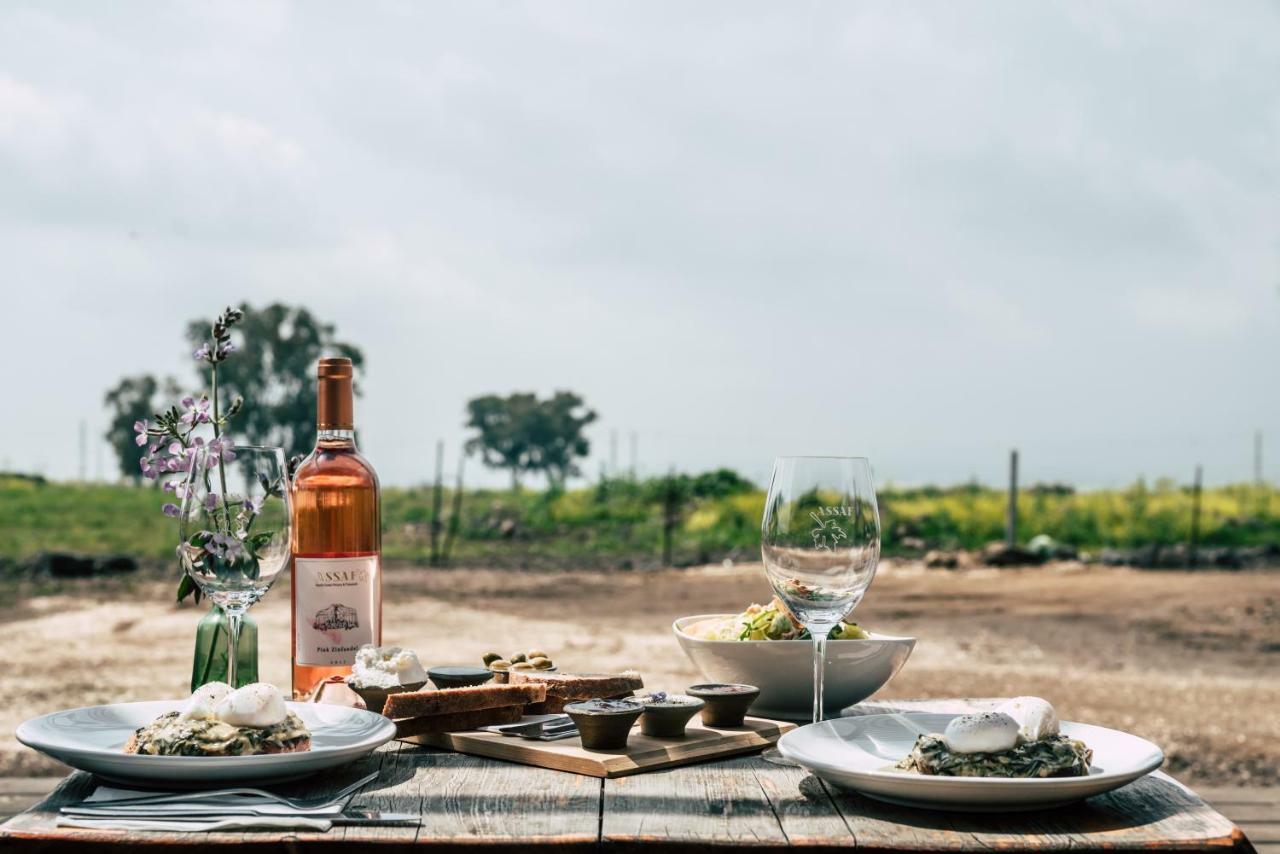 Assaf Boutique Winery & Cabins Kidmat Tsvi Exteriör bild